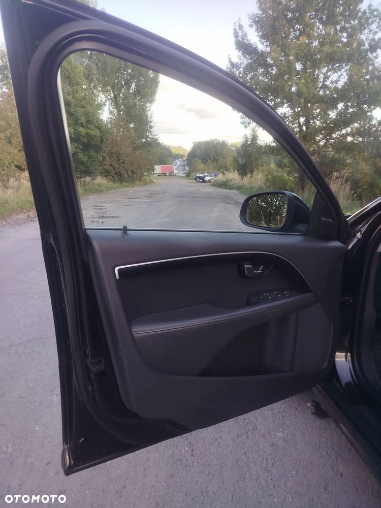 Volvo V70 D3 R-Design - 22