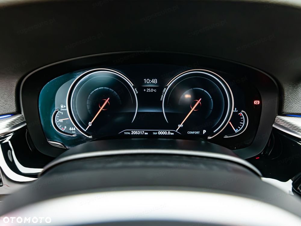 BMW Seria 5 520d xDrive - 17