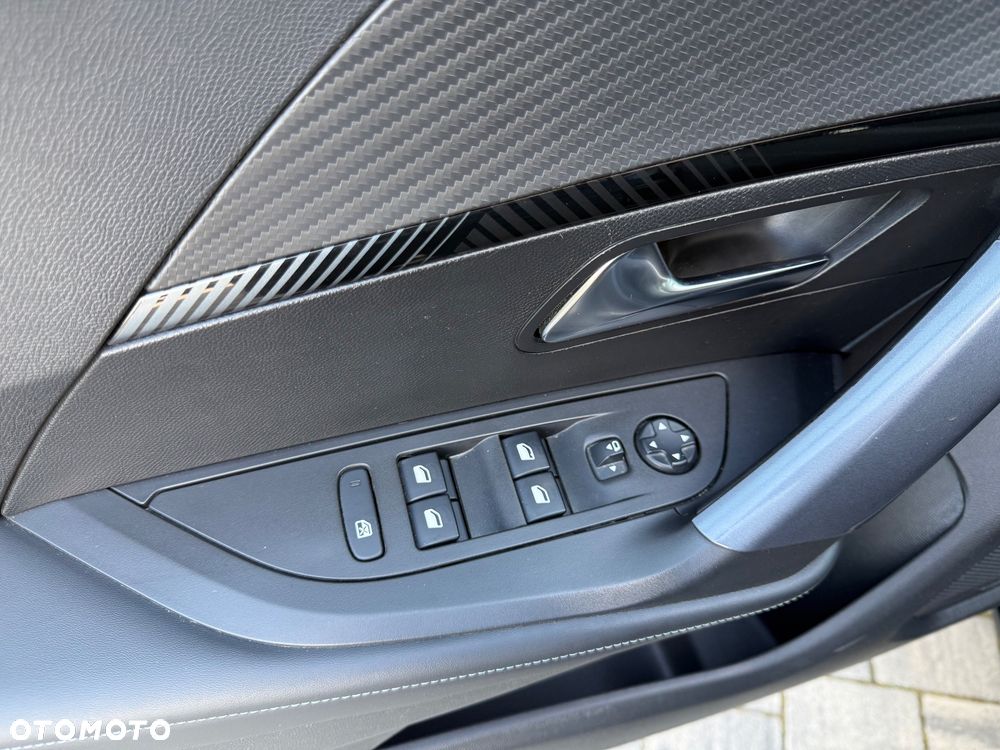 Peugeot 2008 TURBO 100 Allure - 13