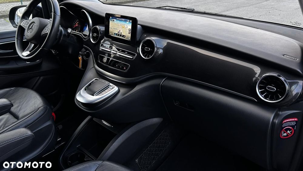 Mercedes-Benz Klasa V - 23