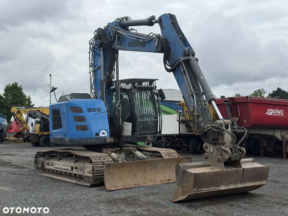 Liebherr R926 COMPACT - 3