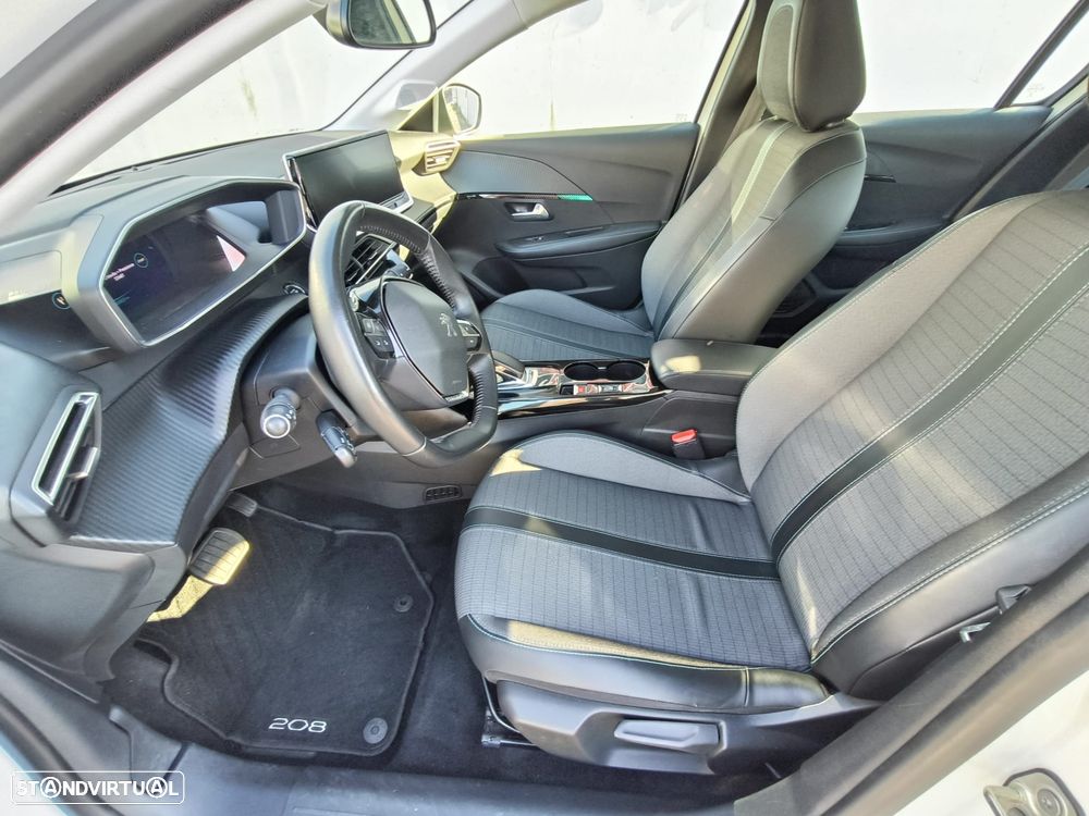 Peugeot e-208 Allure+ - 6