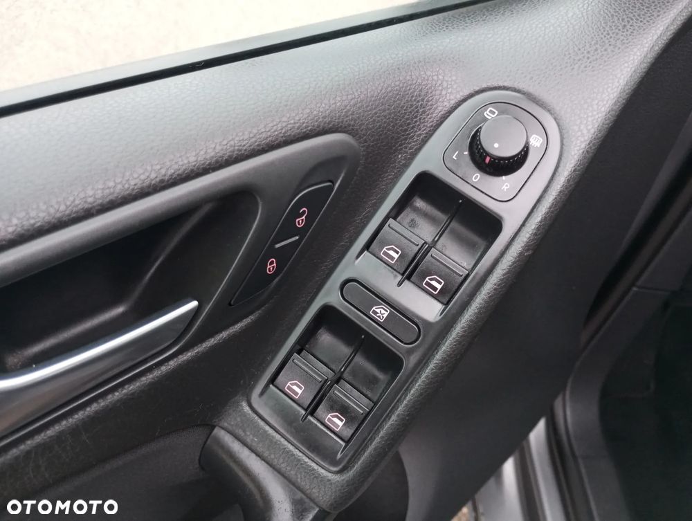 Volkswagen Golf - 25