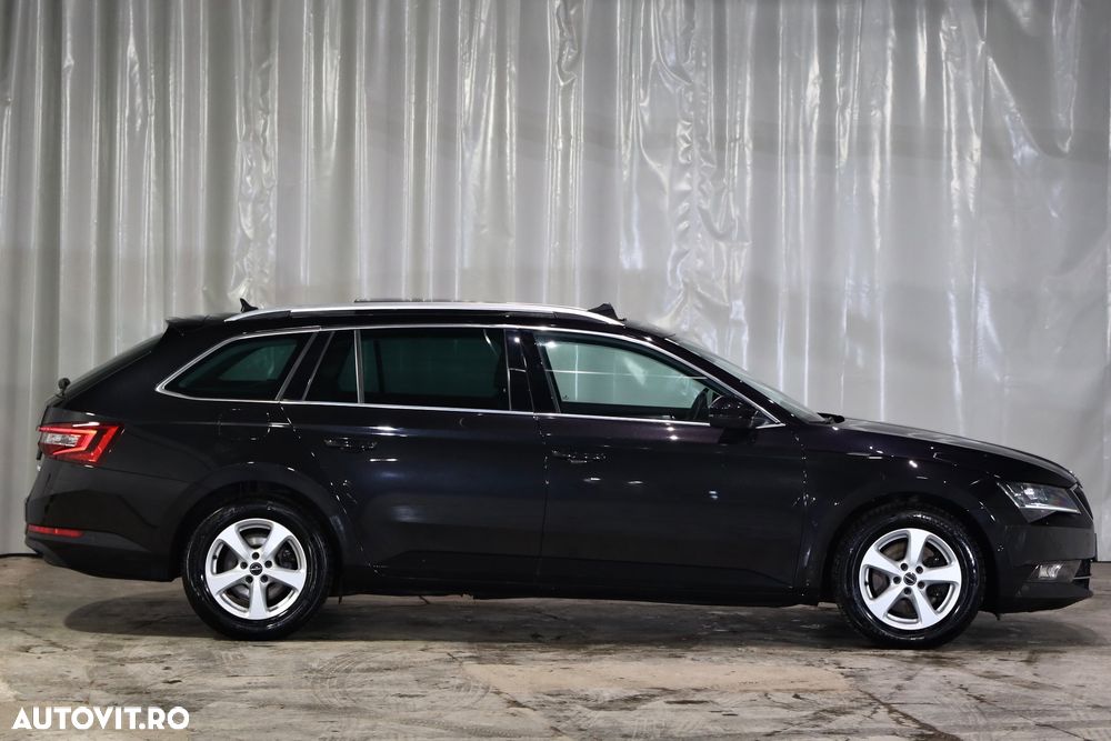 Skoda Superb Combi 2.0 TDI 4x4 SportLine - 38