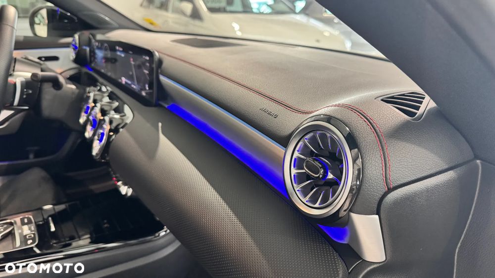 Mercedes-Benz CLA 200 AMG Line 7G-DCT - 30