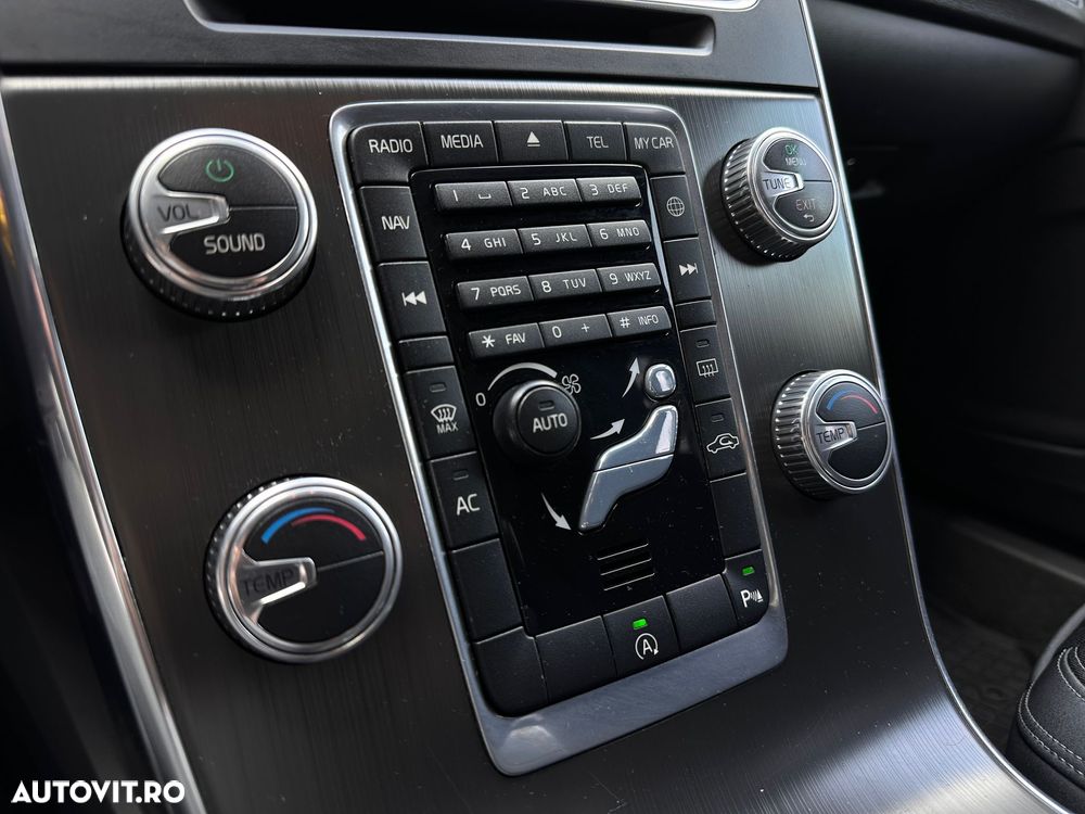 Volvo V60 D3 Momentum - 8