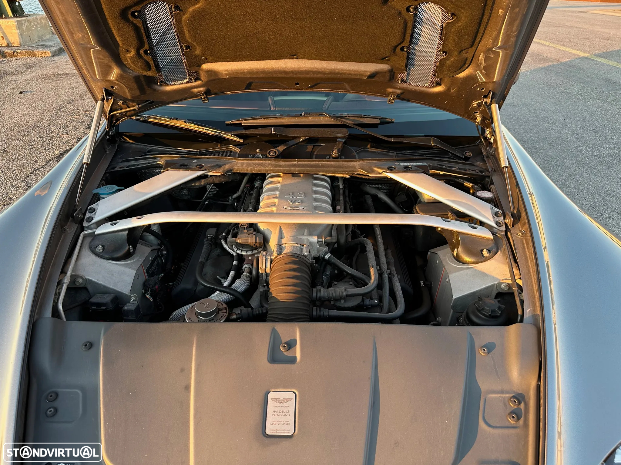 Aston Martin Vantage Coupe V8 - 31