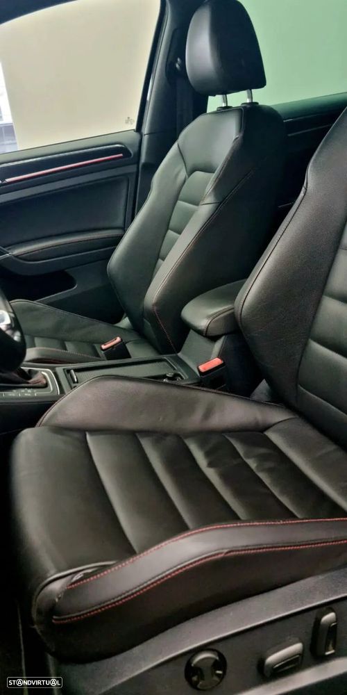VW Golf - 41