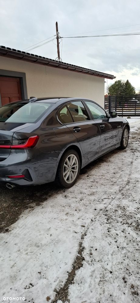 BMW Seria 3 318d - 13