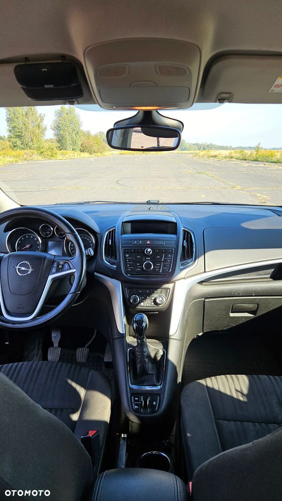 Opel Zafira - 9