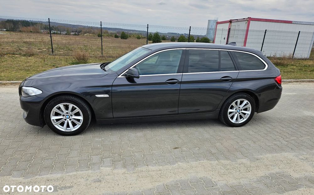 BMW Seria 5 520d - 24