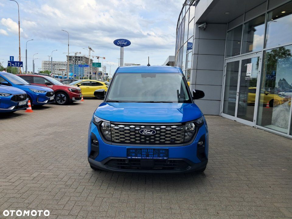 Ford Transit Courier - 12