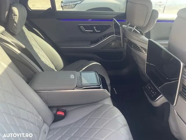 Mercedes-Benz S - 12