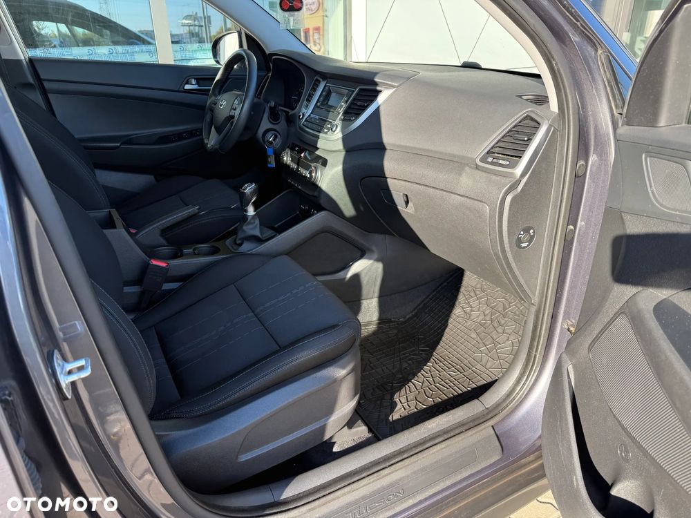 Hyundai Tucson 1.6 GDI BlueDrive GO 2WD - 17
