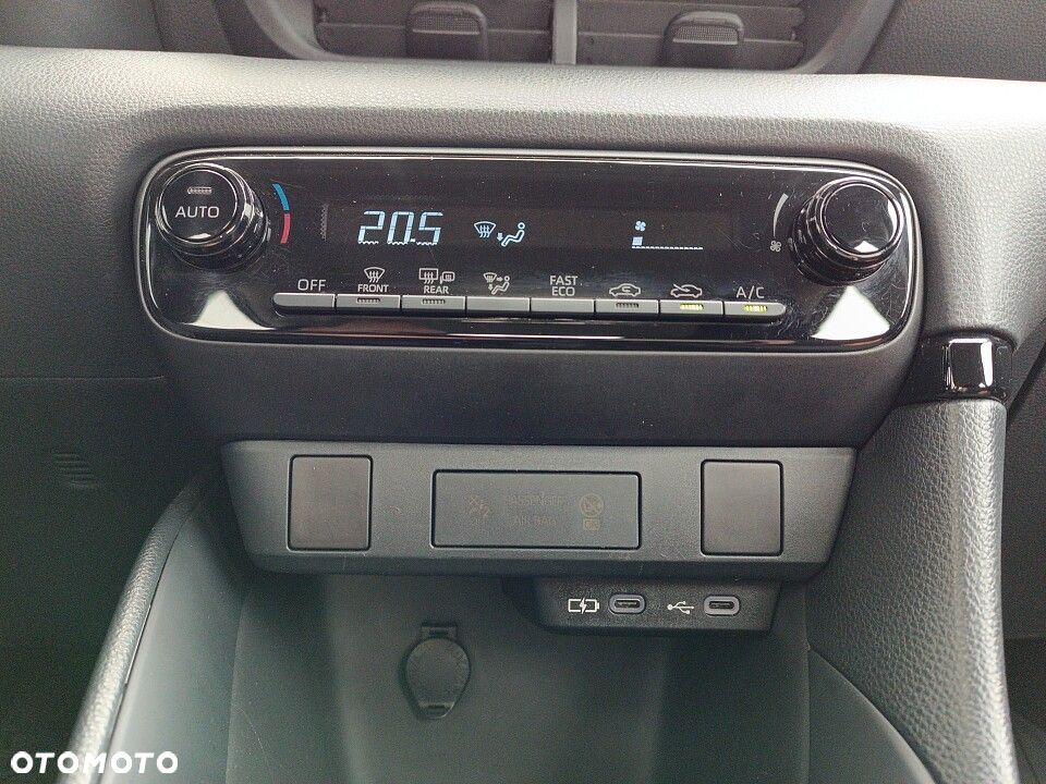 Mazda 2 - 10