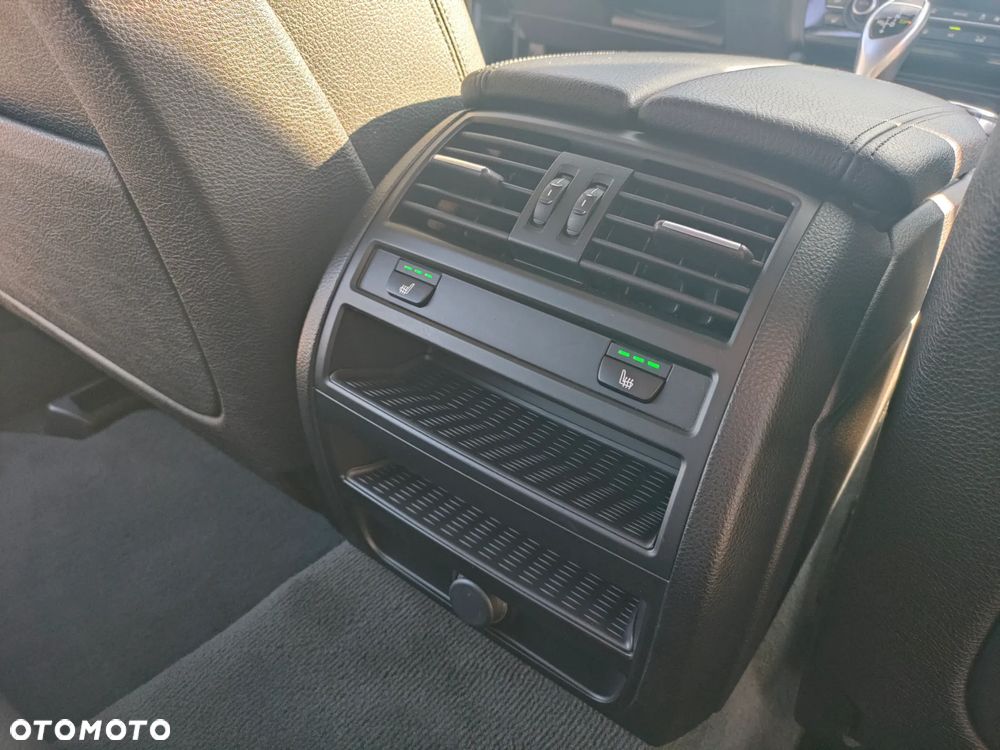 BMW Seria 5 528i Luxury Line - 27