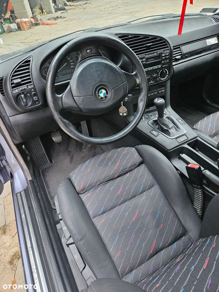 BMW Seria 3 316i - 11