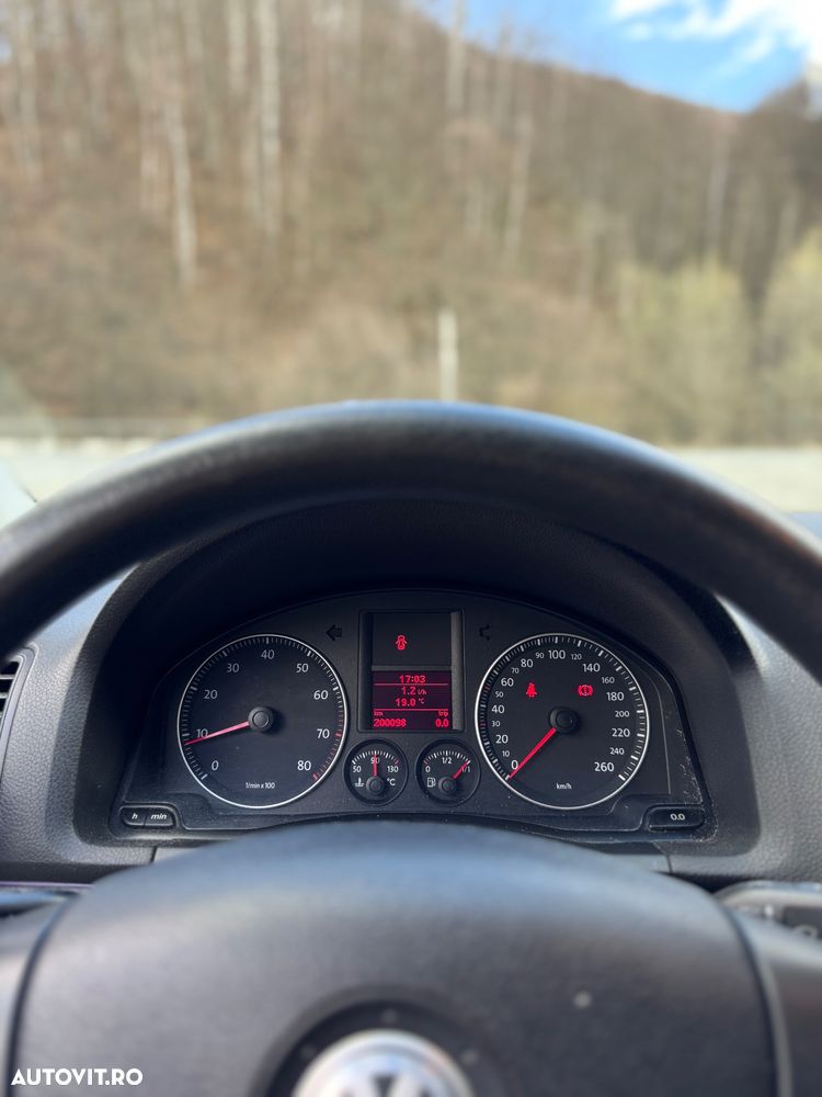 Volkswagen Golf - 10