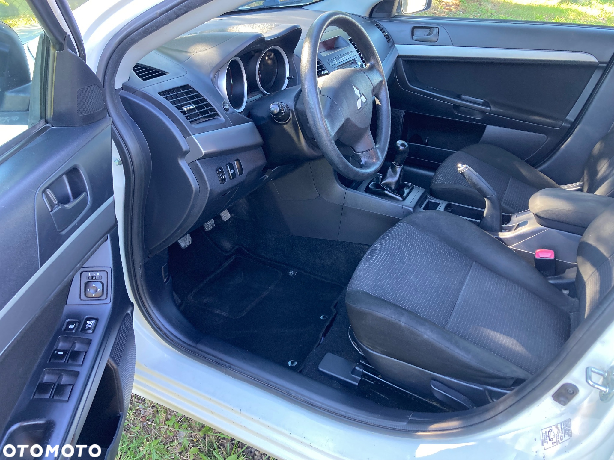 Mitsubishi Lancer 1.5 - 11