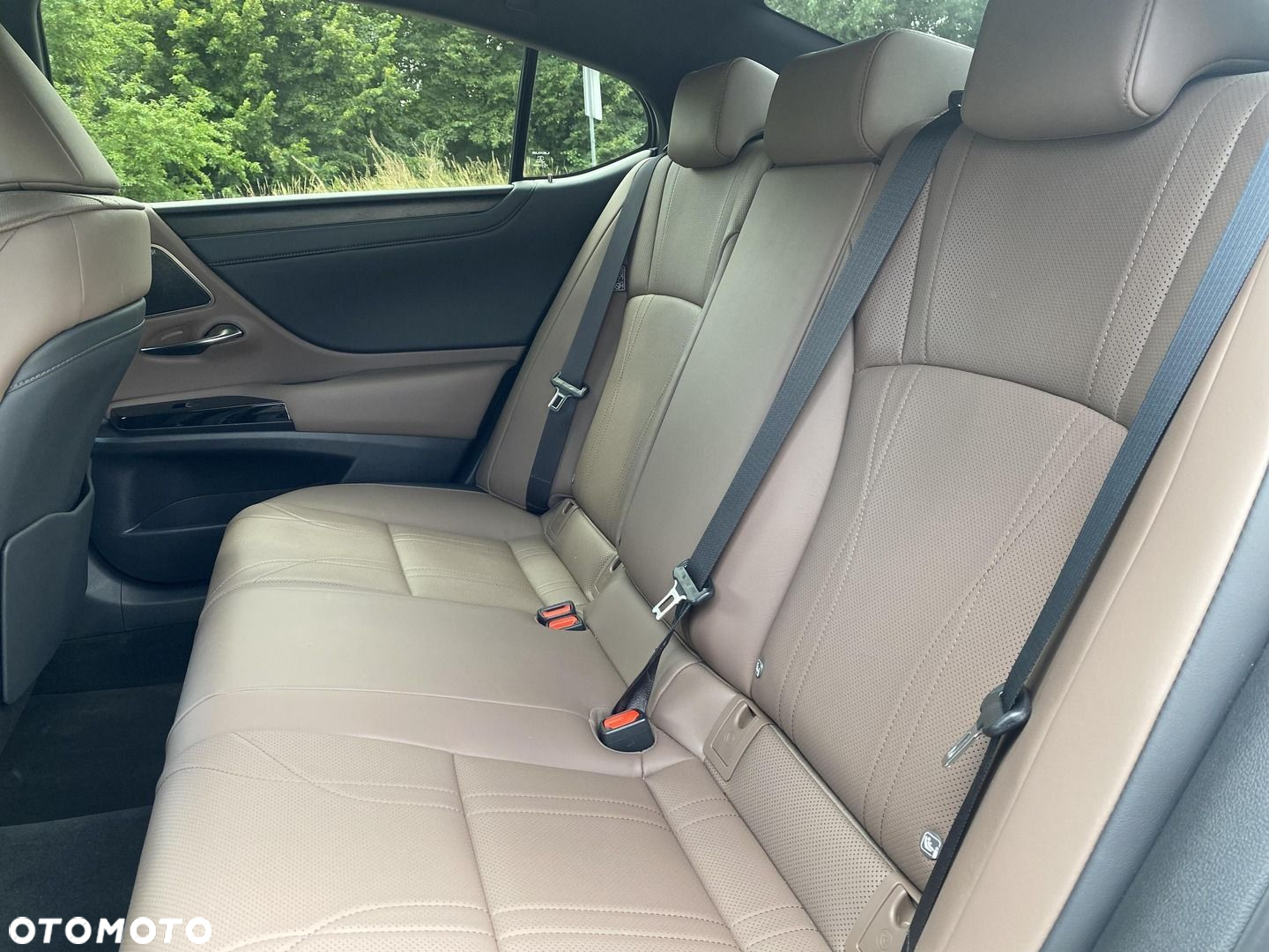 Lexus ES - 14