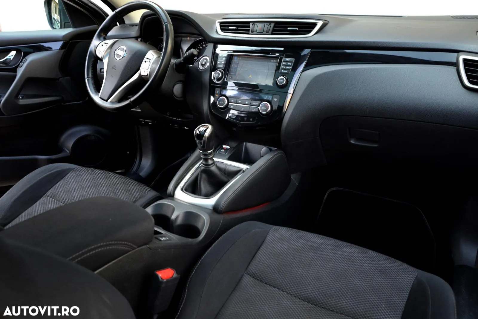 Nissan Qashqai 1.5 DCI Start/Stop Tekna - 14