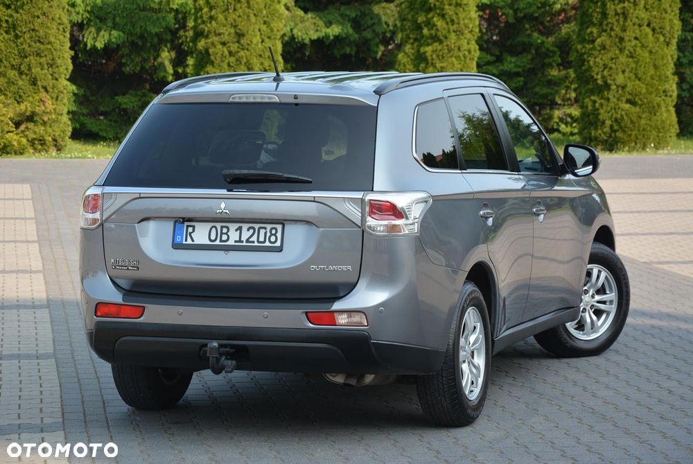 Mitsubishi Outlander 2.2 DID Intense + - 17