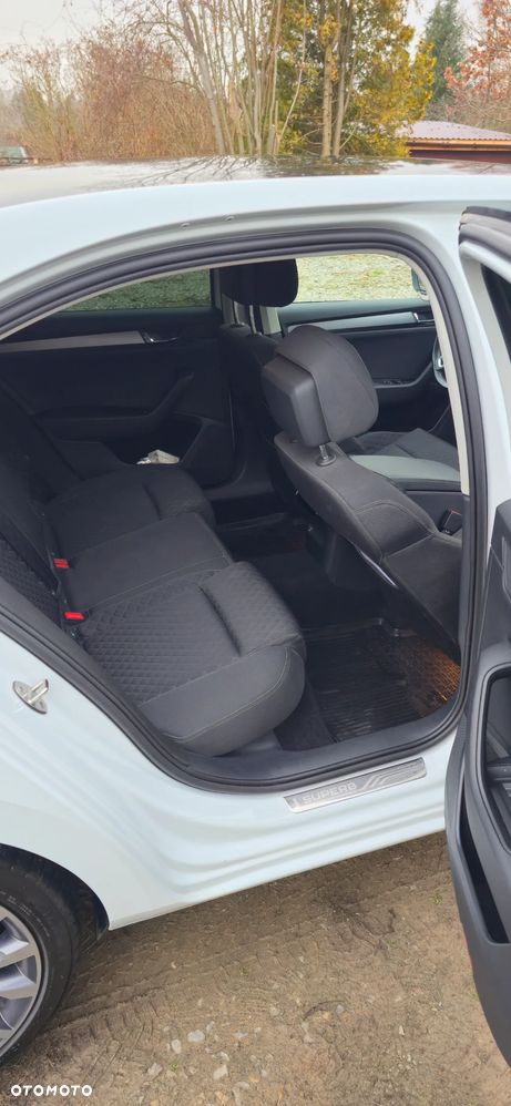 Skoda Superb 2.0 TDI Style DSG - 6