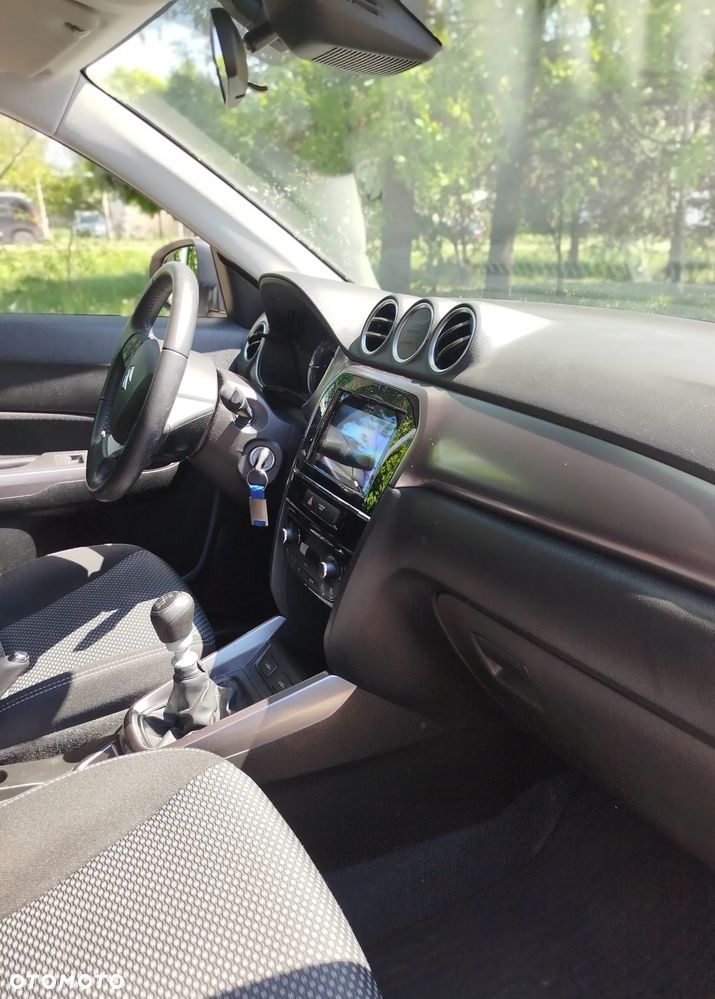 Suzuki Vitara 1.4 Boosterjet SHVS Premium 2WD - 17
