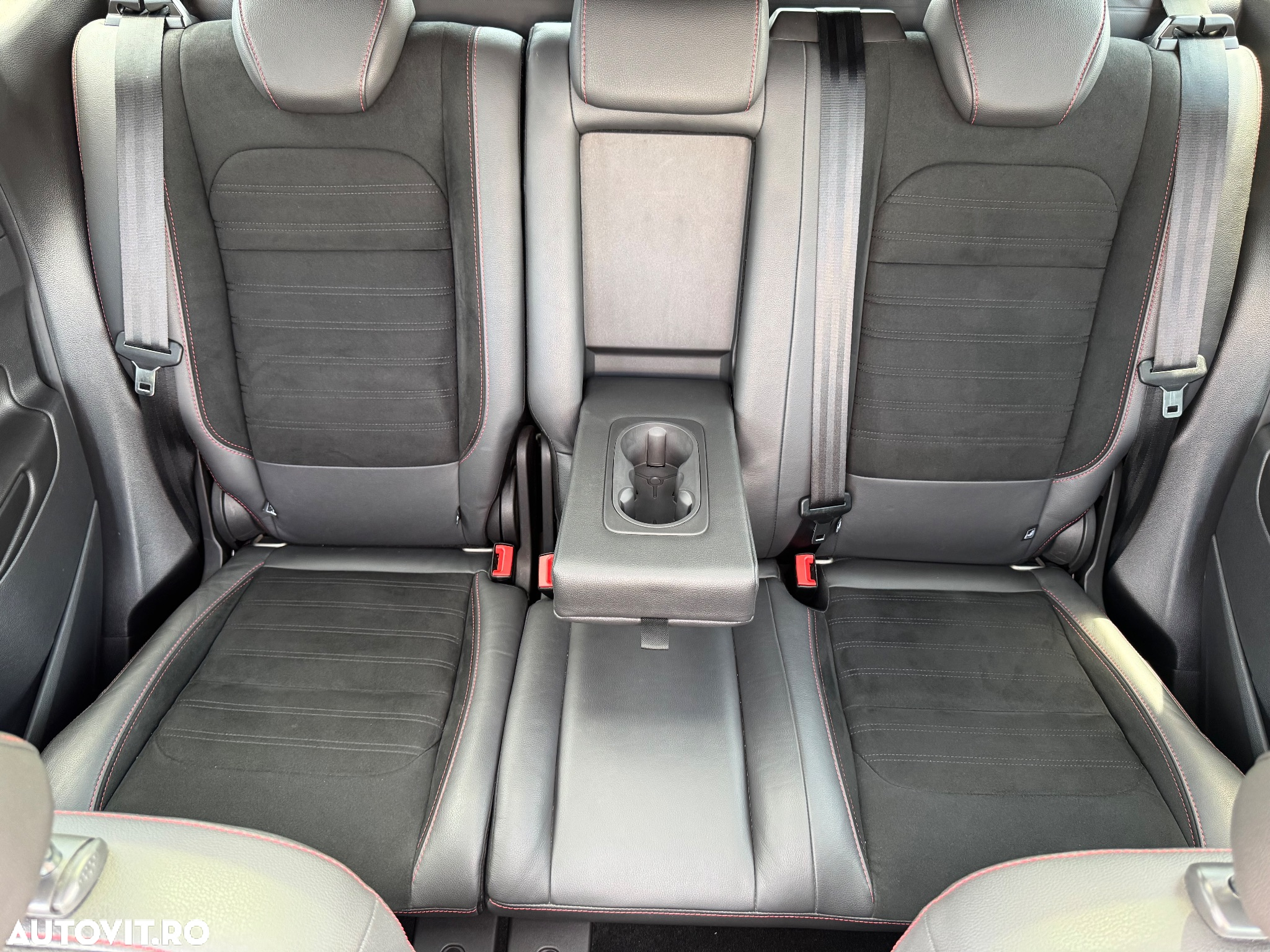 Ford Kuga 2.0 TDCi 4WD Powershift ST-Line - 20