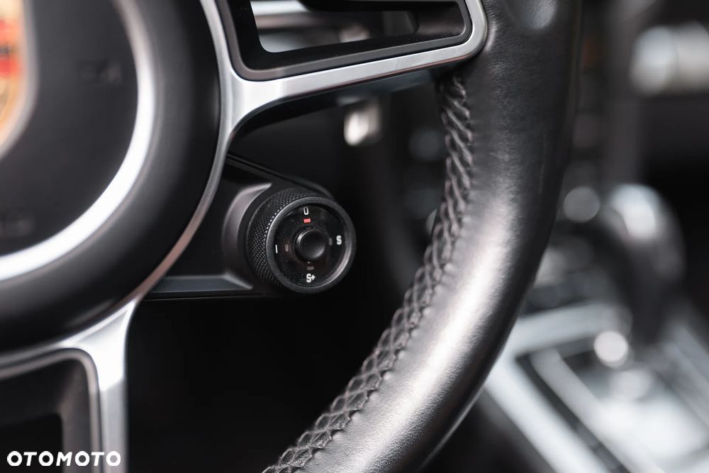 Porsche 911 Carrera S PDK - 24