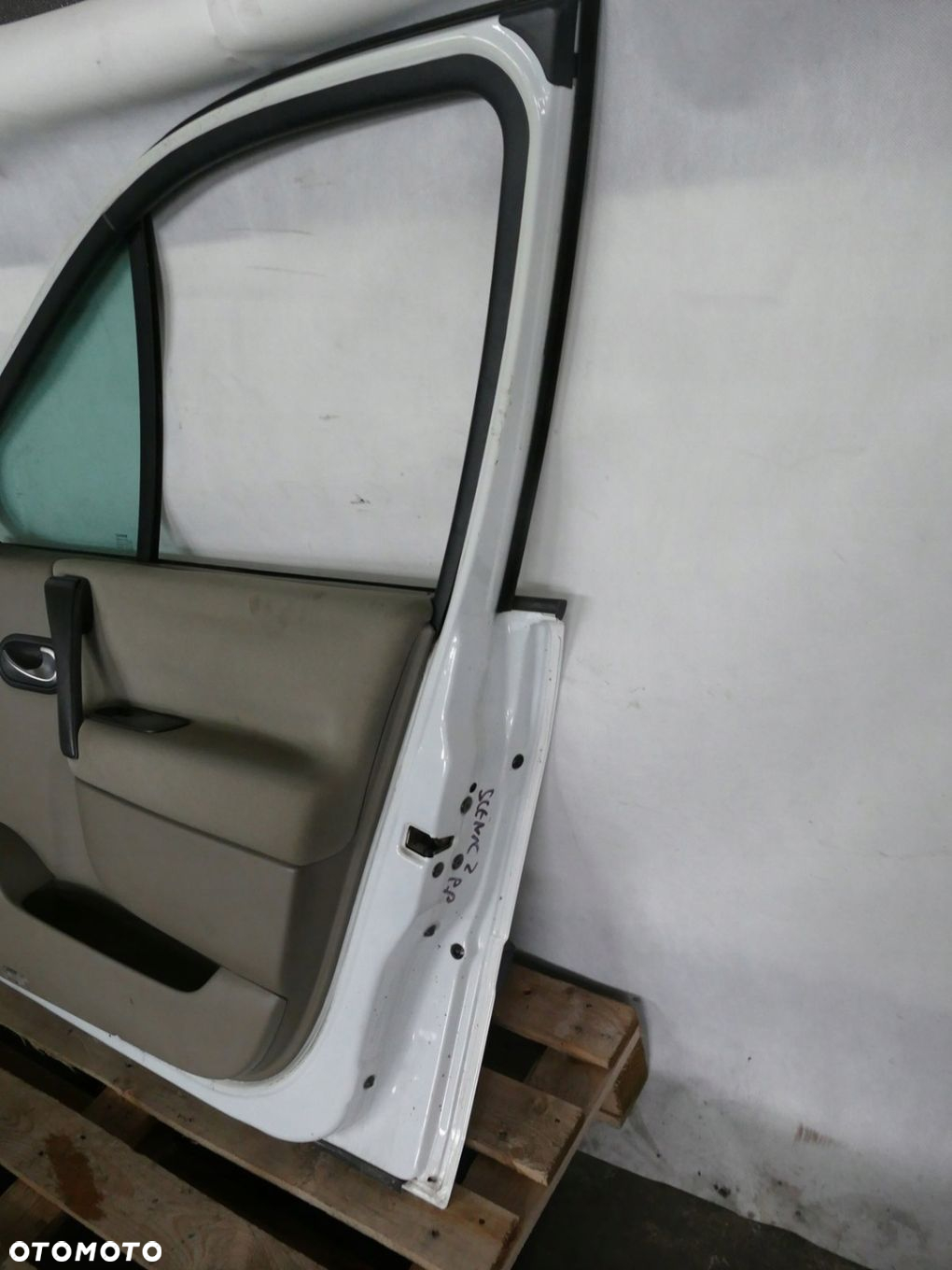 RENAULT SCENIC II DRZWI PRAWY PRZÓD DV369 05r - 16