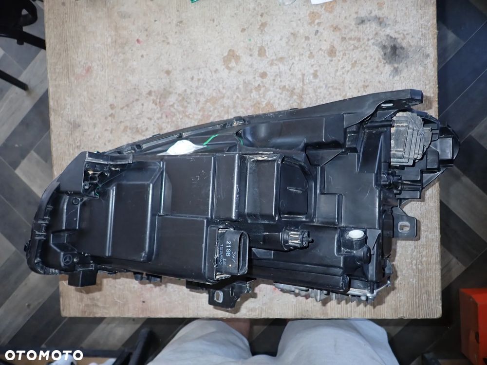 MERCEDES KLASA B W246 LAMPA PRAWY PRZÓD - 6