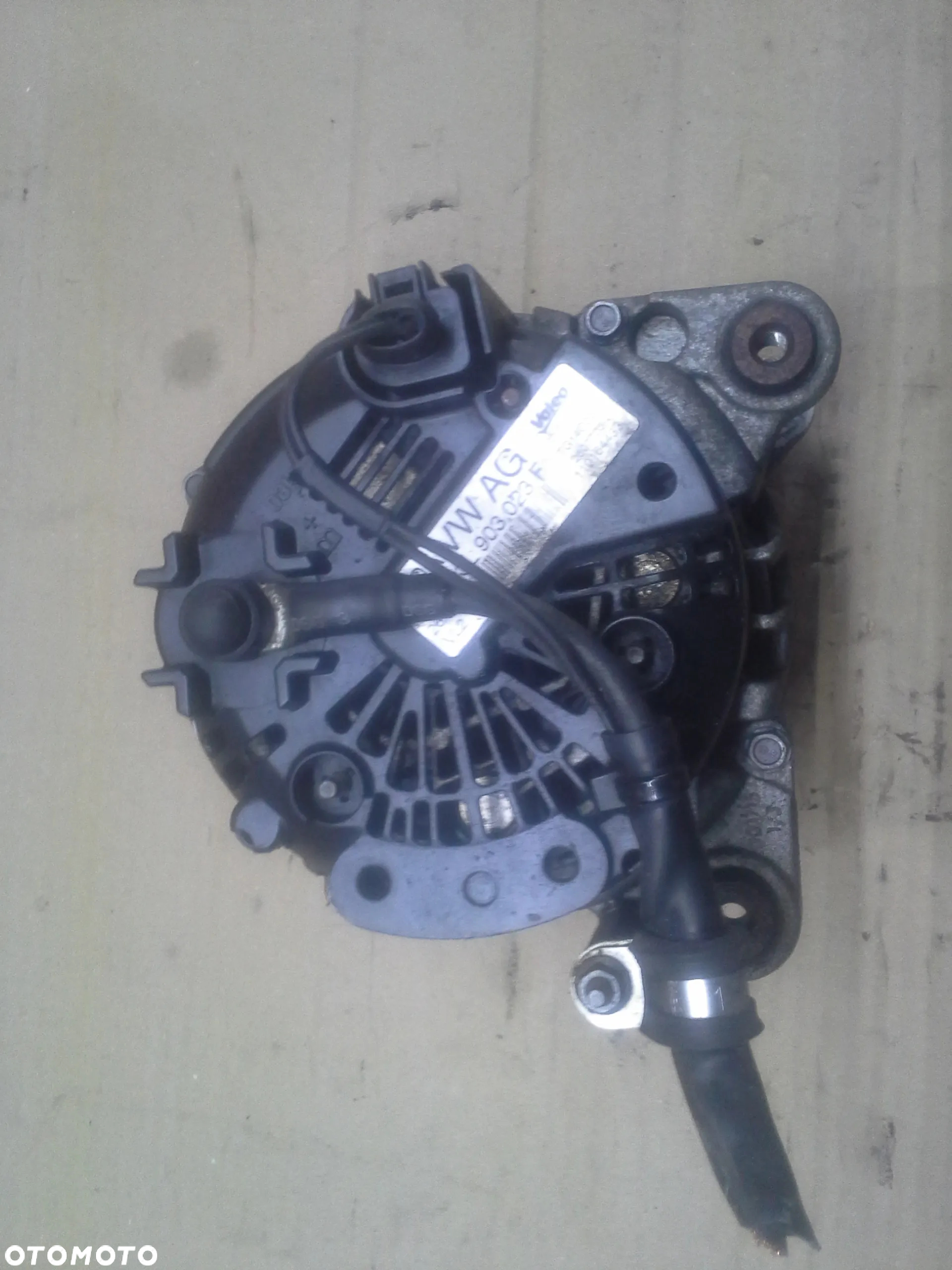 Volkswagen Sirocco 2.0 TDi alternator Valeo 03L903023F  TG14C026  2607703A - 9