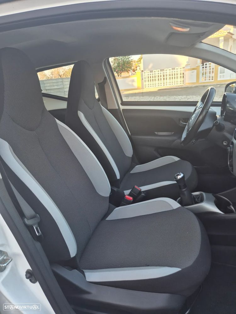 Toyota Aygo 1.0 X-Play+AC+X-Touch - 10