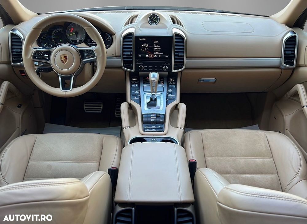 Porsche Cayenne - 10