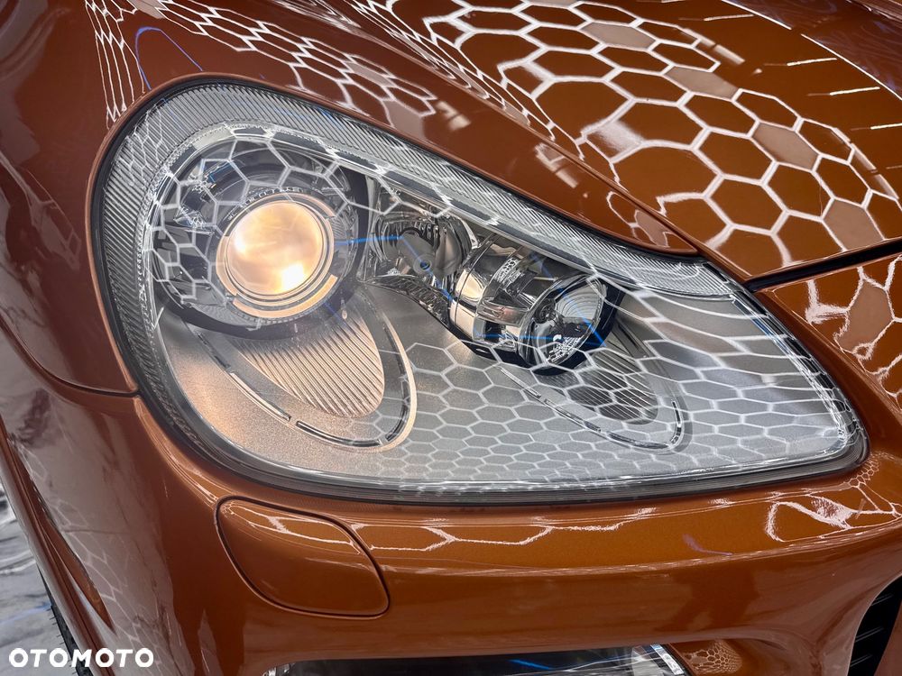 Porsche Cayenne - 15