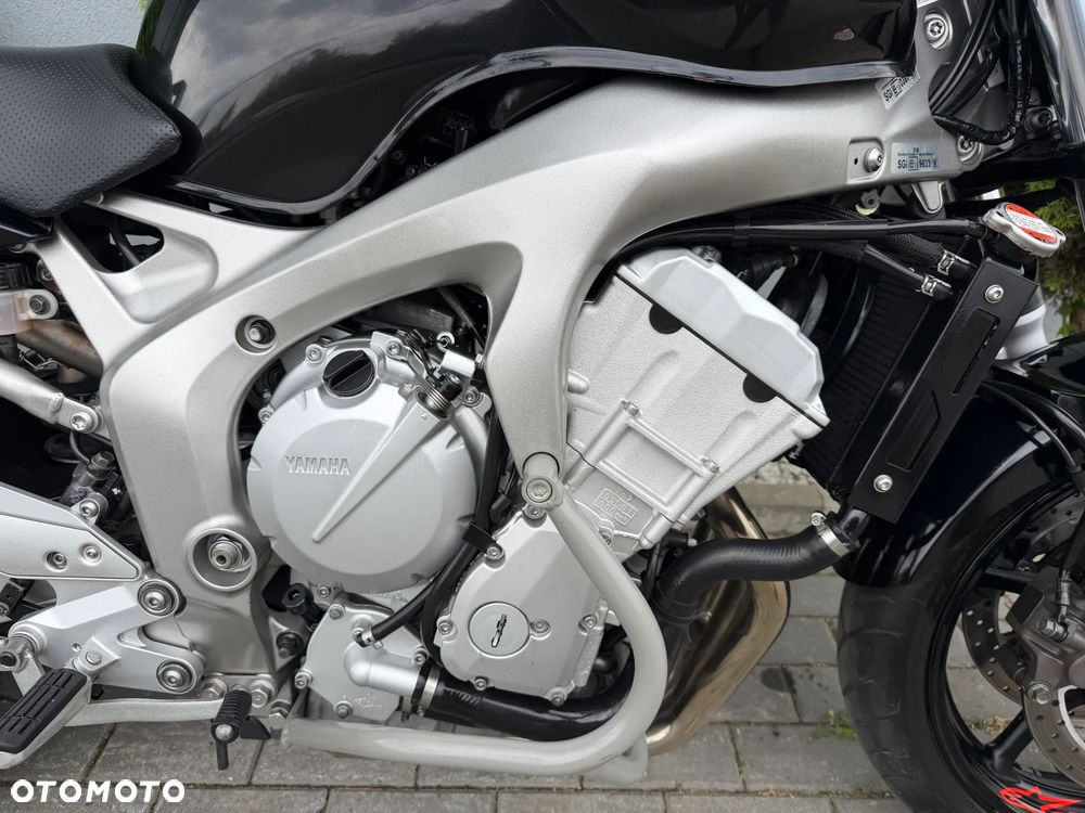 Yamaha FZ - 14