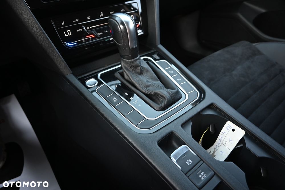 Volkswagen Passat 2.0 TDI SCR DSG Business - 15
