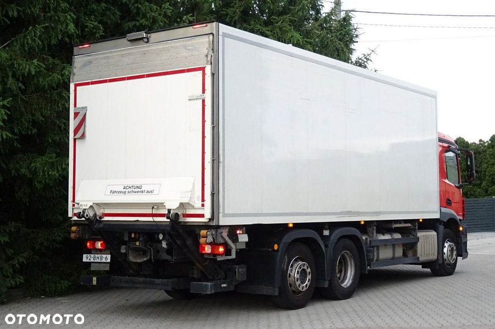 Mercedes-Benz Antos 2840 sypialna euro 6 kontener chłodnia 18 palet 3 osie - 9