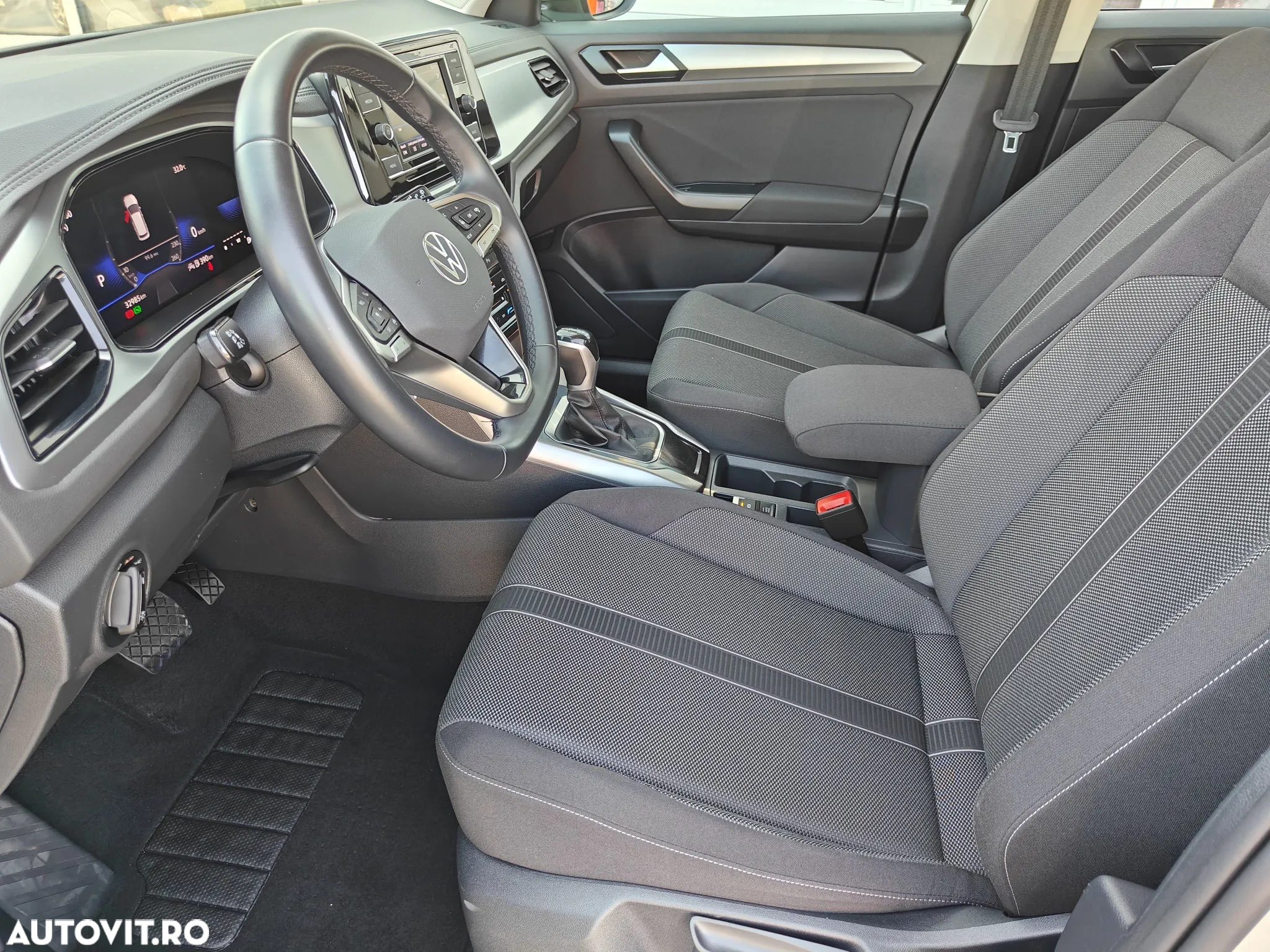 Volkswagen T-ROC 1.5 TSI DSG Life - 16