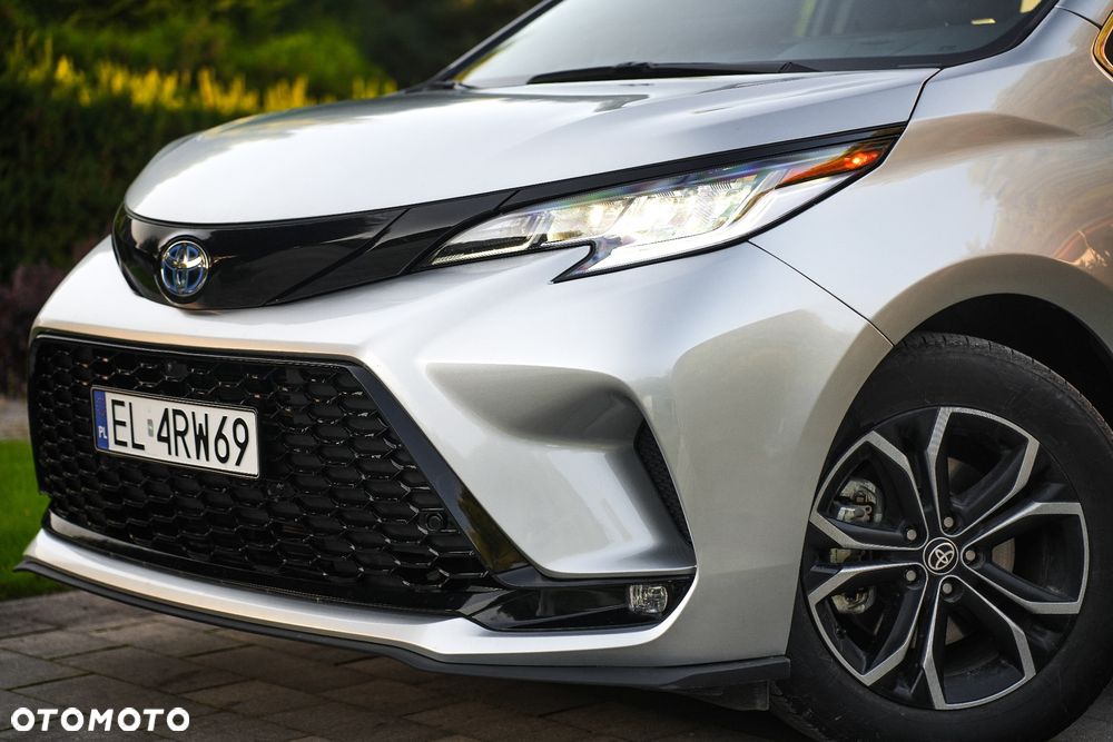 Toyota Sienna - 3