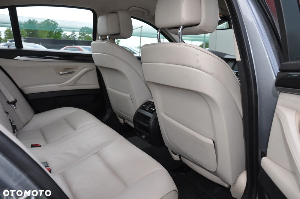 BMW Seria 5 520d Luxury Line - 30