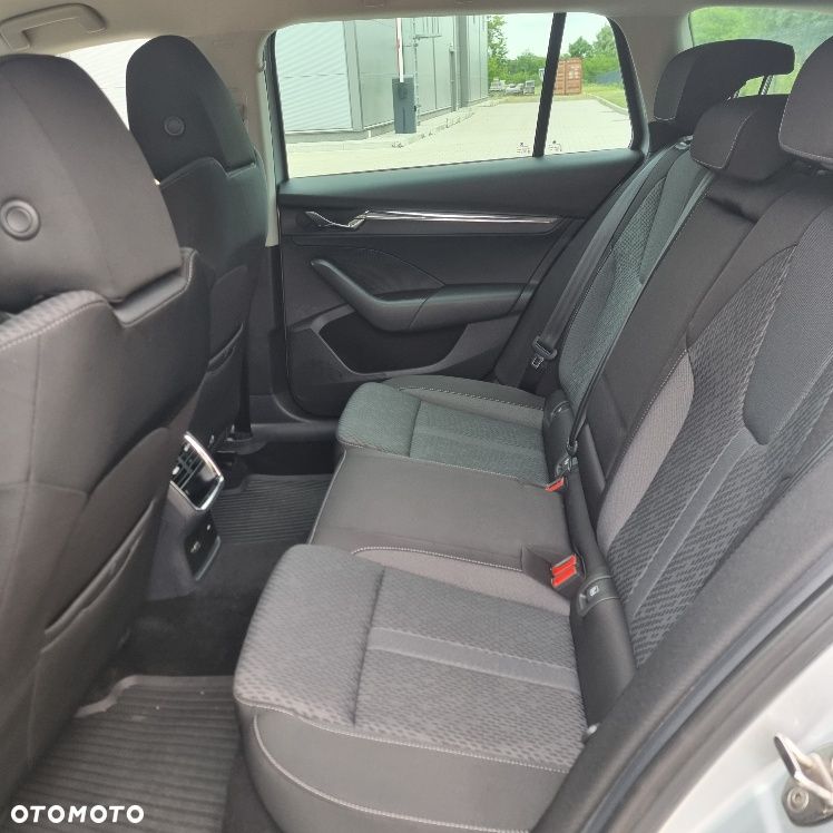 Skoda Octavia 2.0 TDI SCR Style DSG - 18