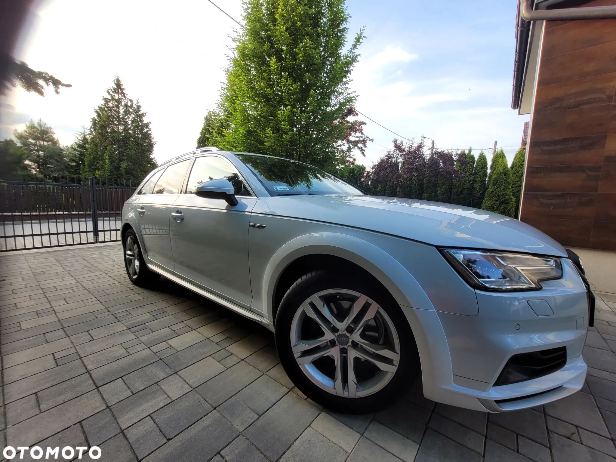 Audi A4 Allroad - 1