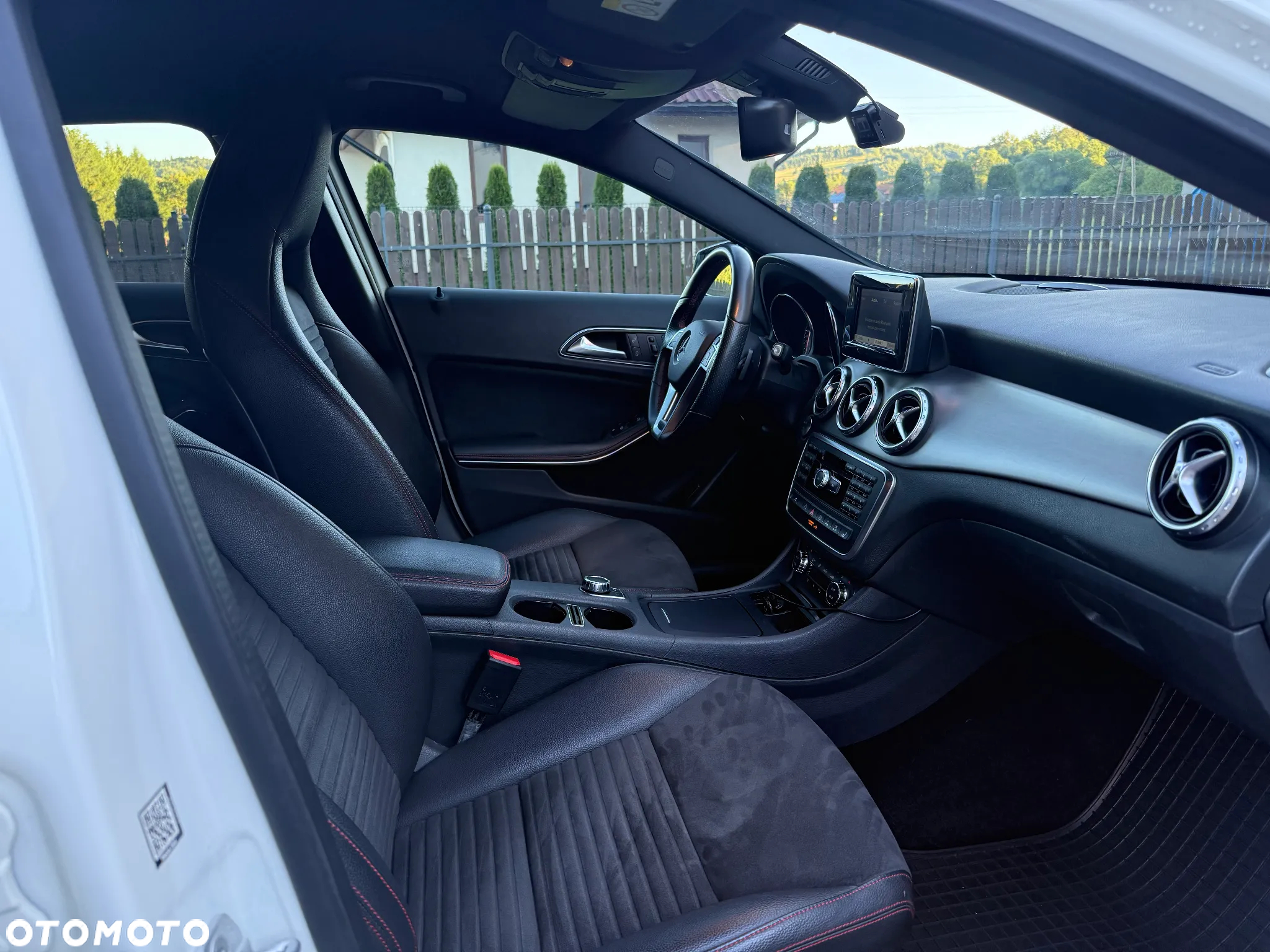 Mercedes-Benz GLA 250 4-Matic - 10
