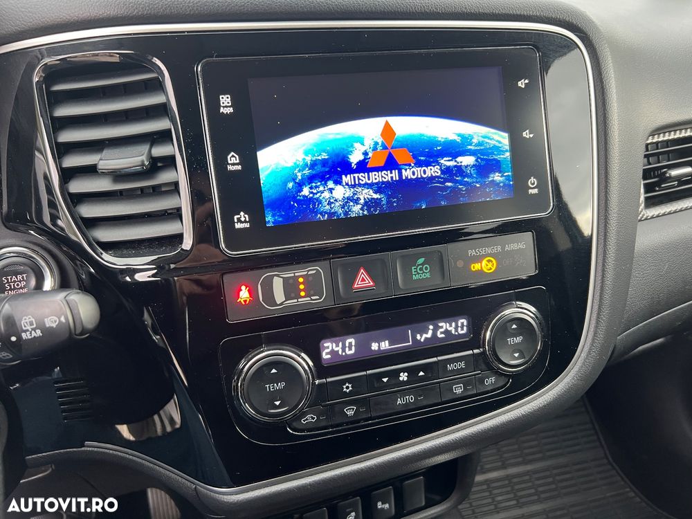 Mitsubishi Outlander - 11
