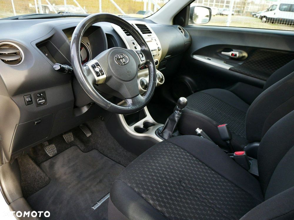 Toyota Urban Cruiser 1.4 D-4D 4x2 Life - 4