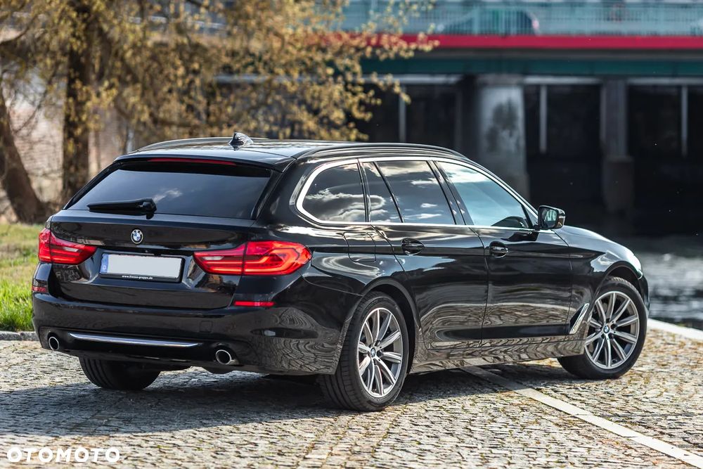 BMW Seria 5 520d xDrive Luxury Line sport - 12