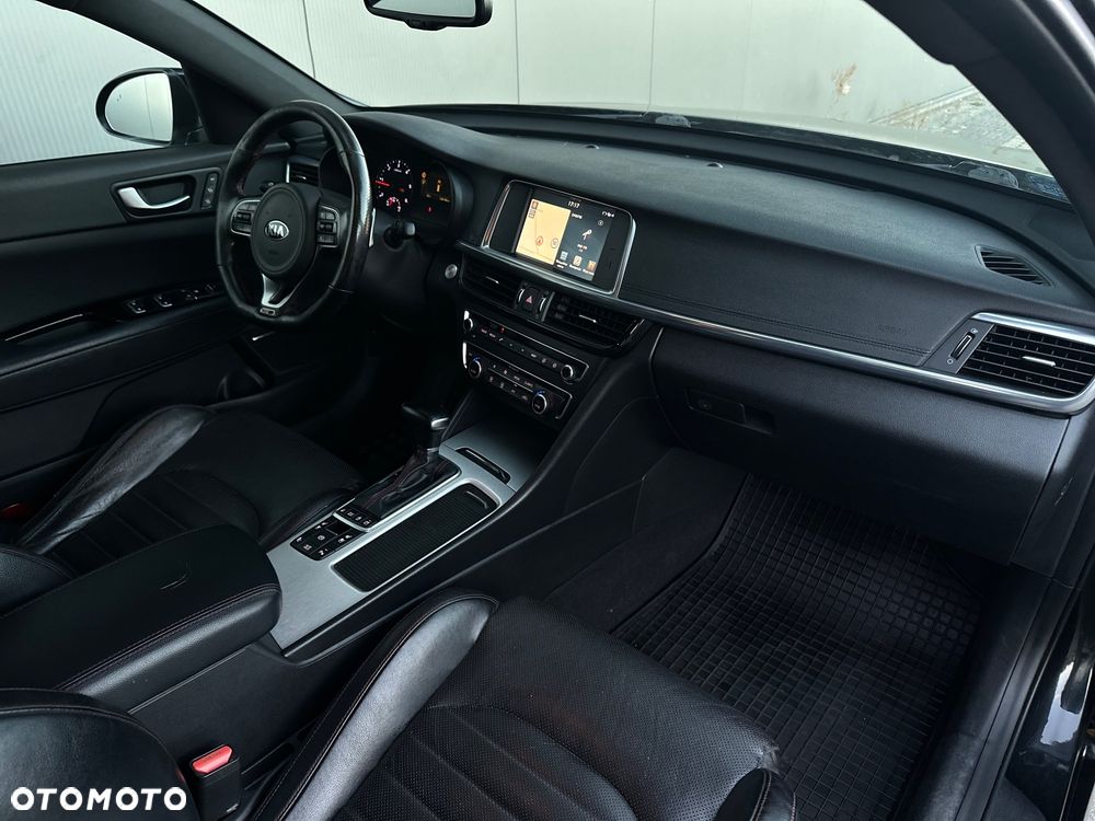 Kia Optima - 11