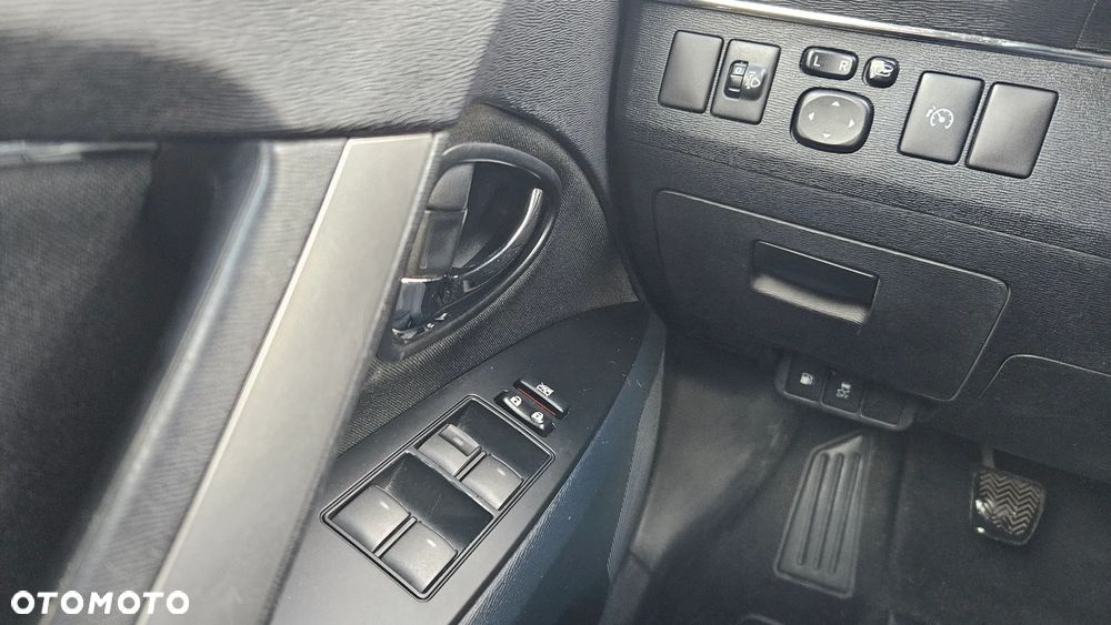 Toyota Avensis Touring Sports 1.6 - 12